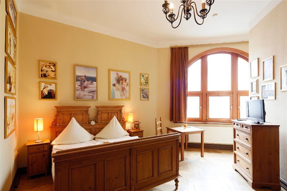 Avalon Bed & Breakfast Themen/- Nichtraucherhotel Hannover Esterno foto