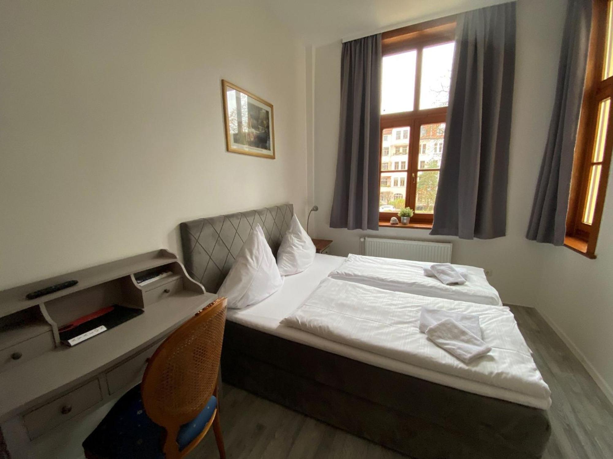 Avalon Bed & Breakfast Themen/- Nichtraucherhotel Hannover Esterno foto