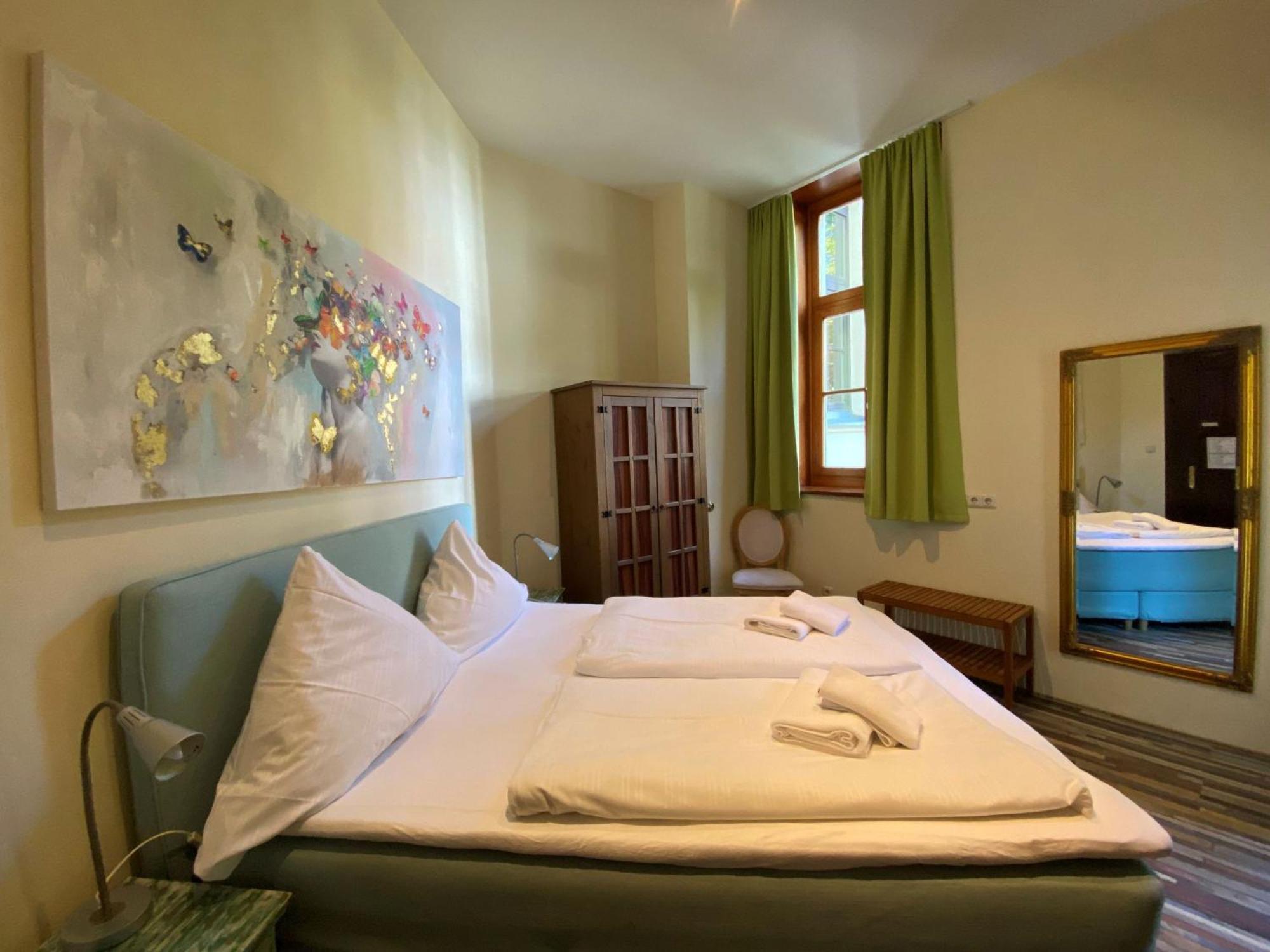 Avalon Bed & Breakfast Themen/- Nichtraucherhotel Hannover Esterno foto