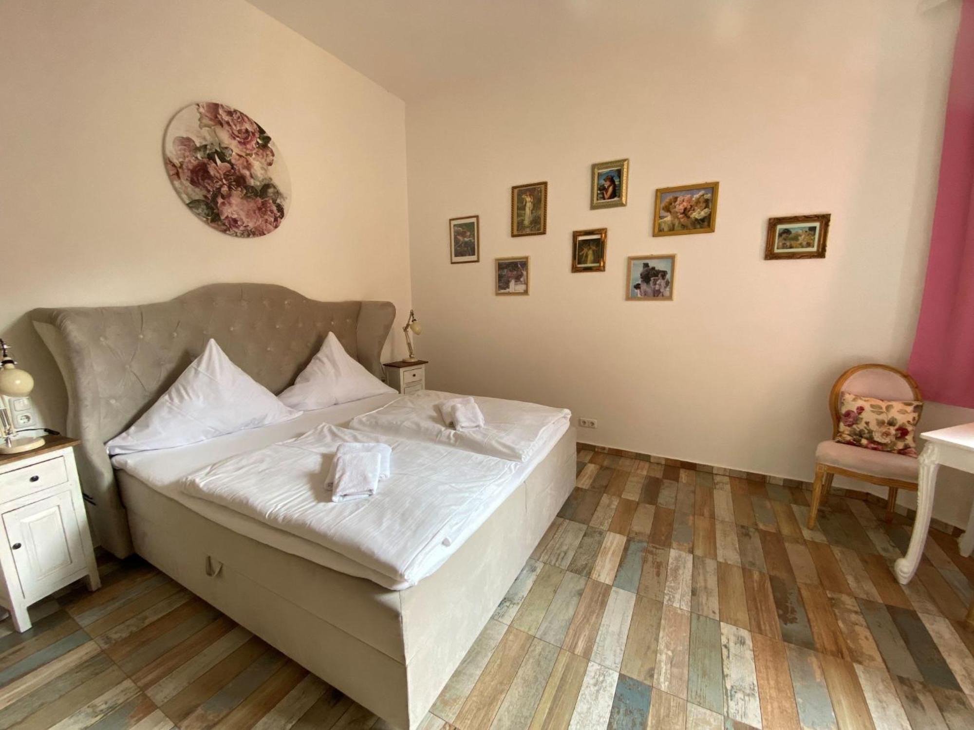 Avalon Bed & Breakfast Themen/- Nichtraucherhotel Hannover Esterno foto
