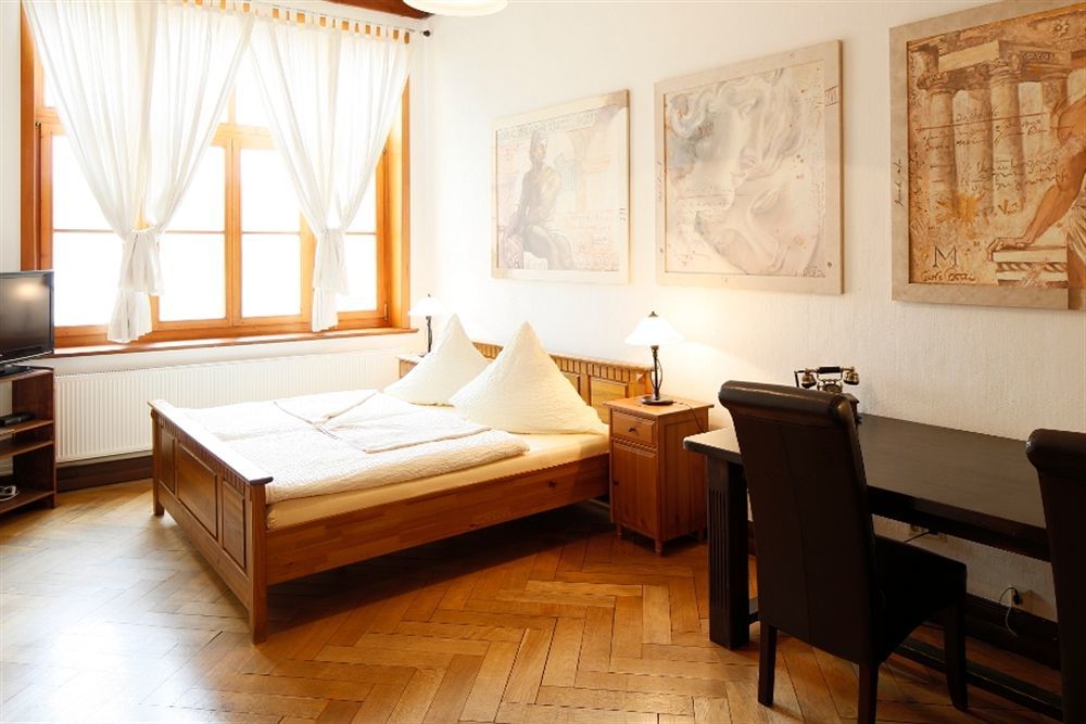 Avalon Bed & Breakfast Themen/- Nichtraucherhotel Hannover Esterno foto