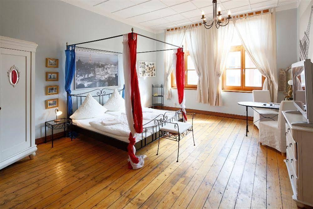 Avalon Bed & Breakfast Themen/- Nichtraucherhotel Hannover Esterno foto
