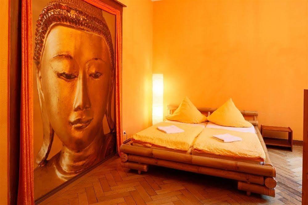 Avalon Bed & Breakfast Themen/- Nichtraucherhotel Hannover Esterno foto